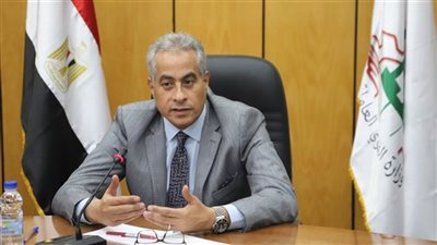 وزير القوى العاملة يتابع ملف 
