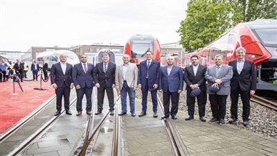 في مستهل زيارته لألمانيا.. وزير النقل في جولة تفقدية لـ