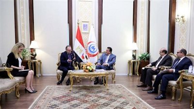 وزير الصحة يبحث مع سفير التشيك بمصر التعاون فى مجال الاستثمار الطبى