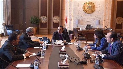 مدبولى يتابع مع وزير التموين موقف الأرصدة الاستراتيجية من السلع الأساسية