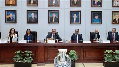 وزير السياحة يستقبل مدير منطقة شمال إفريقيا بالاتحاد الدولى للنقل الجوي