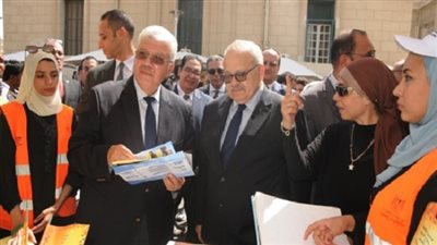 عاشور يشيد بأنشطة بيت التطوع لتوعية طلاب جامعة القاهرة بأضرار المخدرات