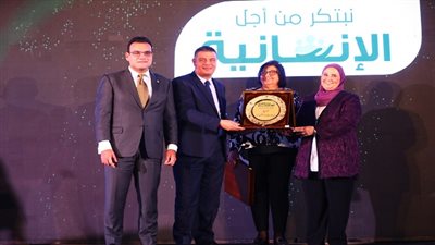 القباج تشهد إطلاق بنك الطعام المصري ميثاق شرف خدمة الإنسان 