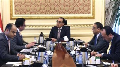 مدبولي يستعرض مع وزير الصحة خطة تنفيذ استراتيجية تنمية الأسرة المصرية
