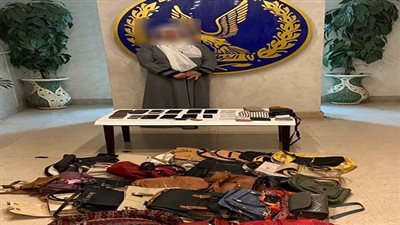 ضبط إحدى السيدات لسرقتها حقائب الفتيات من داخل إحدى الجامعات بالقاهرة