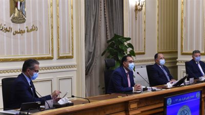 رئيس الوزراء يرأس اجتماع مجلس المحافظين