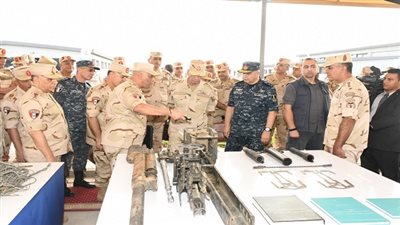 وزير الدفاع يتفقد أعمال التطوير لأحد المستودعات الرئيسية لإدارة المهندسين العسكريين