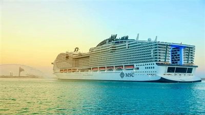 مغادرة اكبر سفينة فى العالم ميناء السخنة في طريقها لدولة الامارات