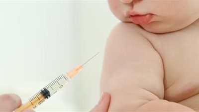  الصحة: لا توجد أبحاث علمية تربط بين لقاح كورونا وظهور الفيروس المخلوى 