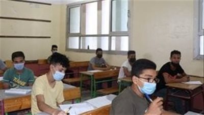  التعليم توجه طلاب الشهادة الإعدادية بكتابة استمارة التقدم للامتحانات 