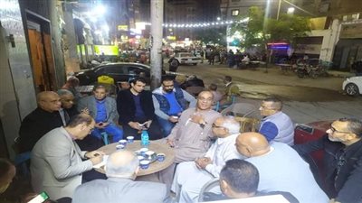 ميدانياً .. خشانة يلتقي أهالي الأربعين لبحث مشكلة أرض الأوقاف 