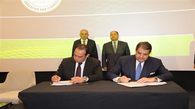  التعليم توقع بروتوكولا السداد الإلكترونى لمصروفات المدارس