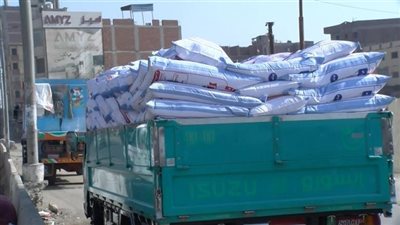  الزراعة والتموين تضبطان شركات تبيع خامات الأعلاف فى السوق السوداء 