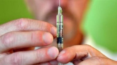  وزارة الصحة تضع ضوابط تنظم إعطاء الصيادلة المؤهلين المرضى الحقن 