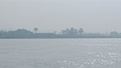  إلغاء تصريح تسيير عائمة ألقت مخلفات صلبة أثناء الإبحار بنهر النيل 