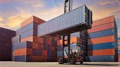 الحكومة تنفى إصدار قرار بحظر دخول بعض واردات السلع إلى مصر