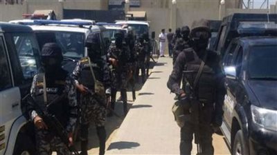 الداخلية.. ضبط 166 قطعة سلاح نارى و409 قضية مخدرات 