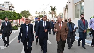 رئيس هيئة الدواء المصرية يستقبل رئيس و أعضاء لجنة الصحة بمجلس الشيوخ 