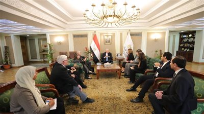 وزير التعليم العالي يُناقش مُبادرة المعلم المُتميز 