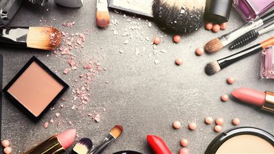 تألقي وكوني مميزة.. طرق الميك أب لأطلالة ساحرة بـ 