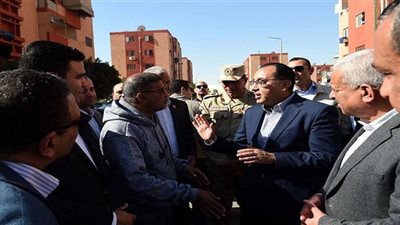  رئيس الوزراء يتفقد مساكن مدينة 24 أكتوبر بعد تطويرها 