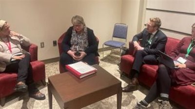  فؤاد تناقش مع نظيرتها البريطانية سبل تقريب وجهات النظر حول التنوع البيولوجى