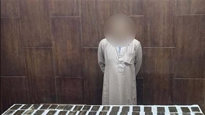 ضبط عنصر إجرامى بحوزته 10 كيلو حشيش بالجيزة