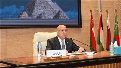 وزير الإسكان يتسلم رئاسة الدورة الـ 39 لمجلس وزراء الإسكان والتعمير العرب 