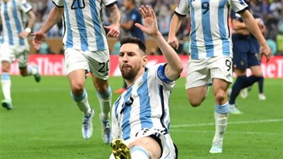 نهاية الشوط الأول .. الأرجنتين تضرب فرنسا بثنائية وتقترب من اللقب