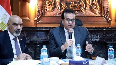 وزير الصحة يعقد اجتماعًا مع أعضاء مجلس إدارة الهيئة العامة للتأمين الصحي 