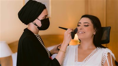 خبيرة تجميل توضح موضة ألوان المكياج هذا الشتاء  