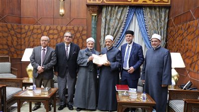 شيخ الأزهر يدعو إلى تبني استراتيجية قومية لإحياء اللغة العربية ونشرها 