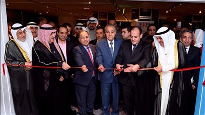 وزير التجارة والصناعة يفتتح فعاليات الاسبوع الكويتي بحضور الوزراء وسفراء الدول العربية 
