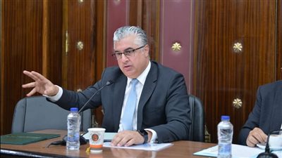 رئيس اقتصادية قناة السويس يستعرض تجهيز منطقة أبو خليفة لاستقبال الاستثمارات