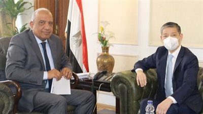 وزير قطاع الأعمال العام يستقبل السفير الصيني بالقاهرة