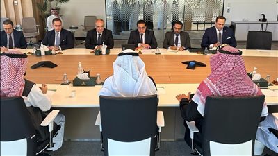 وزير الصحة يبحث مع نظيره السعودي التعاون لتحقيق الأمن الدوائي للشعوب العربية