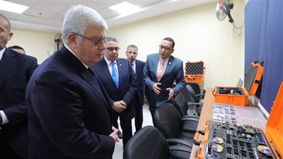 وزير التعليم العالي ومحافظ البحر الأحمر ورئيس جامعة الوادي يتفقدون الجامعة بالغردقة  