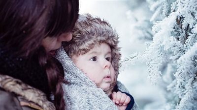 لكي سيدتي.. 12 نصيحة لوقاية طفلك من أمراض الشتاء