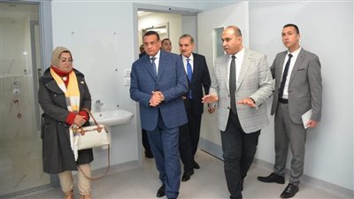 وزير التنمية المحلية ومحافظ كفر الشيخ يتفقدان مركز الأورام