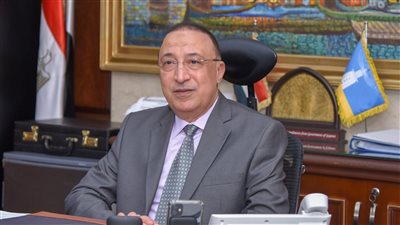 محافظ الإسكندرية يهنئ الطوائف المصرية المسيحية 