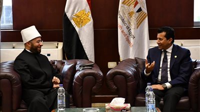 وزير الشباب والرياضة يشهد فعاليات المؤتمر السنوي لمنتدى الأدب والفكر