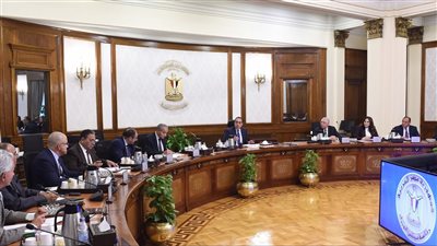 رئيس الوزراء: بدء الترتيبات الخاصة بالإفراج عن كل السلع الموجودة في الموانئ 