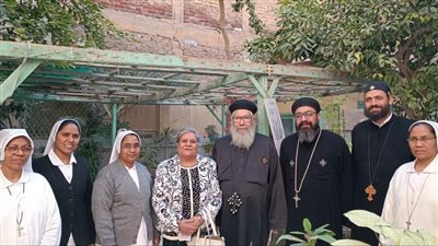 وفد من إيبارشية السويس يهنئ الراهبات الكاثوليك بعيد الميلاد المجيد