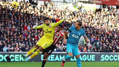 كين يقود ريمونتادا توتنهام في تعادل مثير مع برينتفورد 2-2