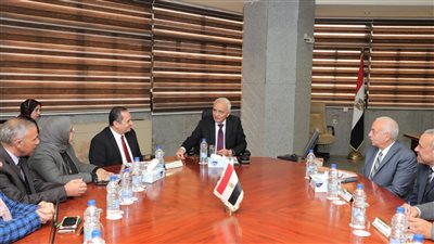وزير التربية والتعليم يلتقي مديري إدارات الهيئة العامة للأبنية التعليمية 