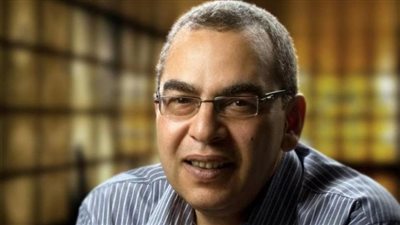 قبل 15 عام.. أحمد خالد توفيق يتنبأ بأحداث 2023: تحدث عن رجول الفراخ والدولار