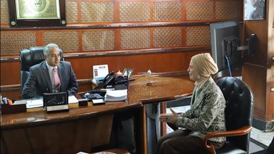 وزير القوى العاملة يلتقى القنصل العام المصرى الجديد بدولة الكويت 