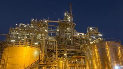 وزيرة البيئة تعلن الإنتهاء من ربط مداخن شركتى كيما وميديكوم  بأسوان