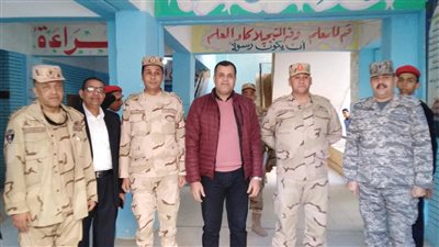 مدير تعليم السويس يتفقد إمتحانات التربية العسكرية