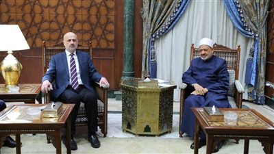 شيخ الأزهر يستقبل وزير الداخلية اللبناني بمشيخة الأزهر